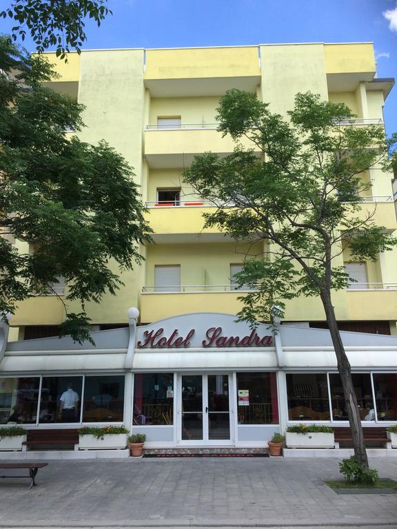 Hotel Sandra กัตเตโออามาเร ภายนอก รูปภาพ