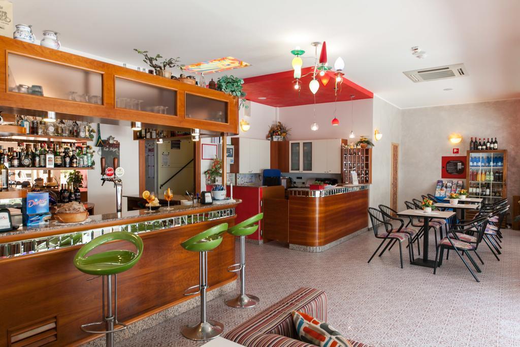Hotel Sandra กัตเตโออามาเร ภายนอก รูปภาพ