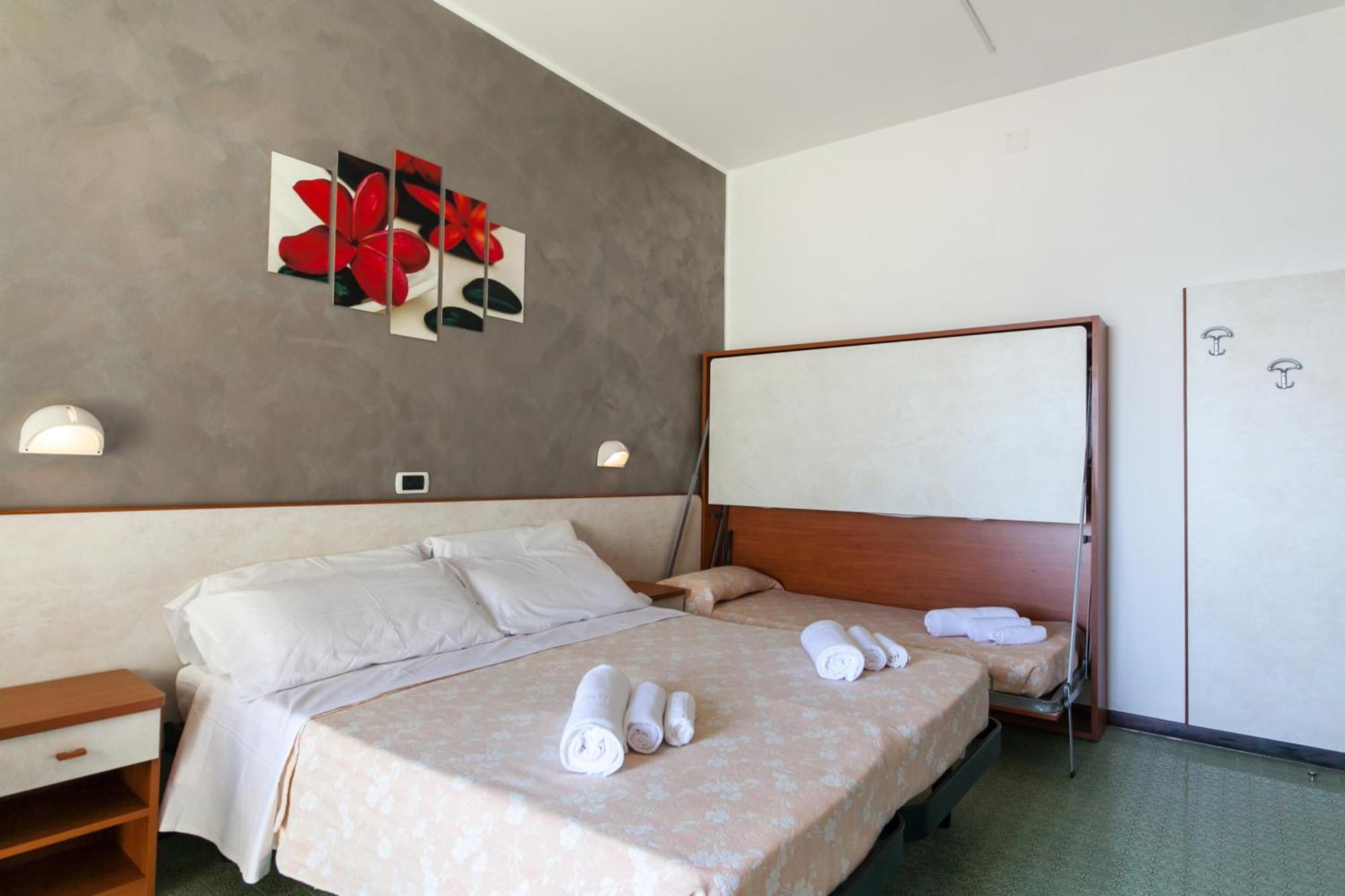 Hotel Sandra กัตเตโออามาเร ภายนอก รูปภาพ