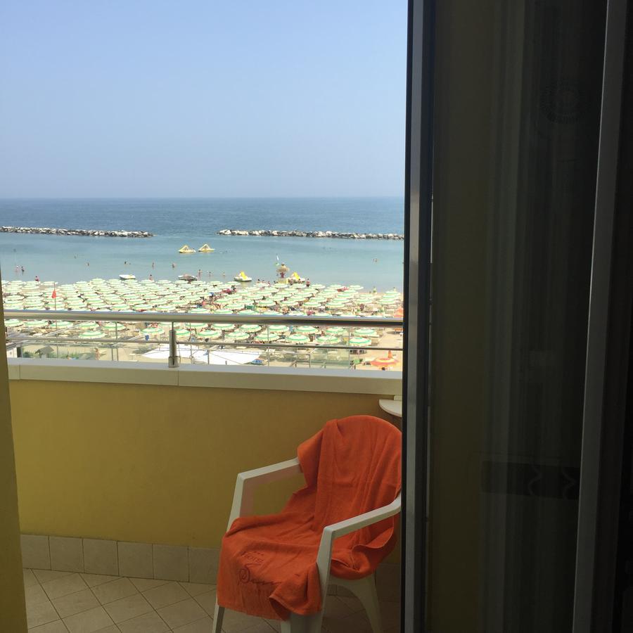 Hotel Sandra กัตเตโออามาเร ภายนอก รูปภาพ
