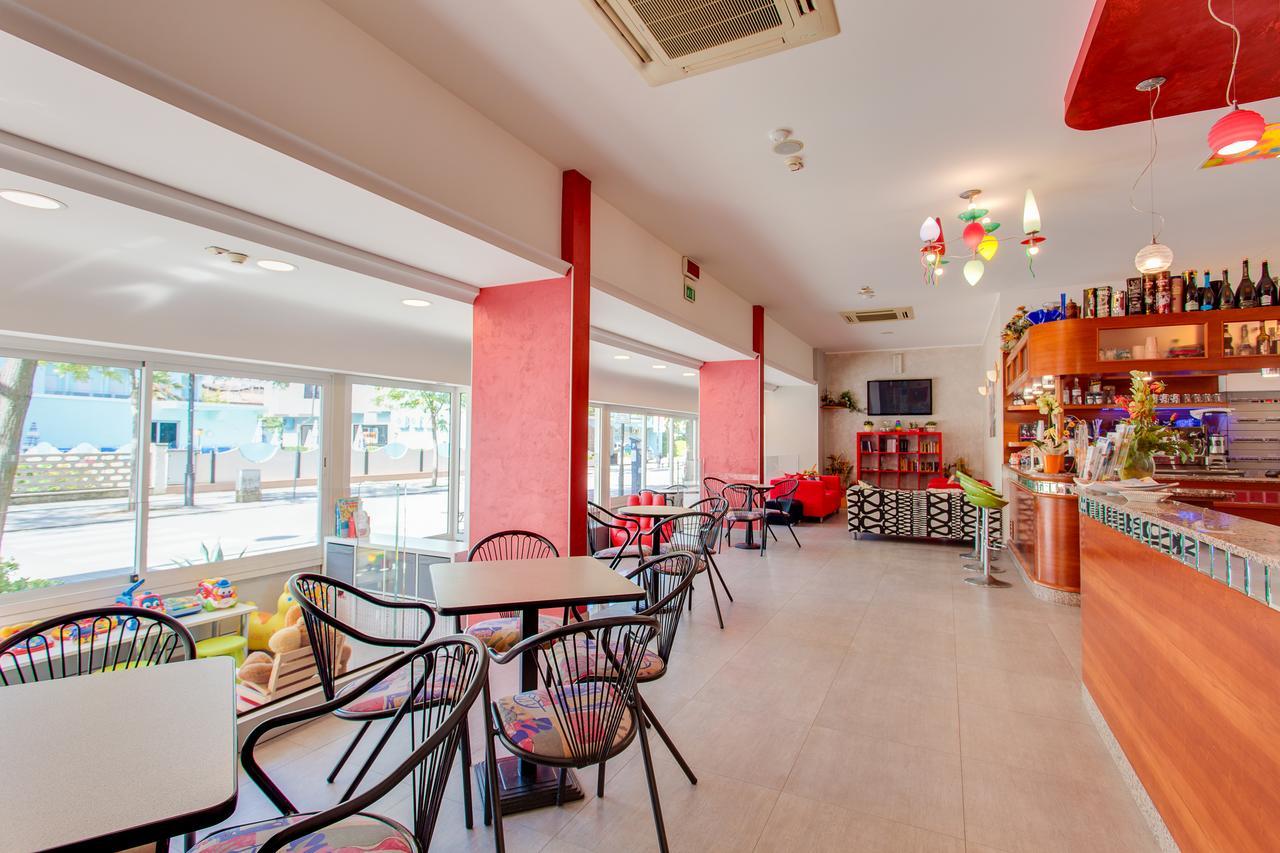 Hotel Sandra กัตเตโออามาเร ภายนอก รูปภาพ