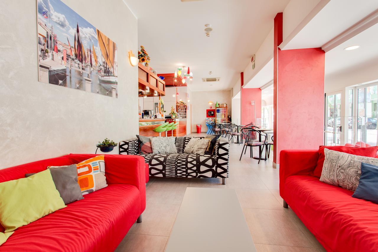 Hotel Sandra กัตเตโออามาเร ภายนอก รูปภาพ